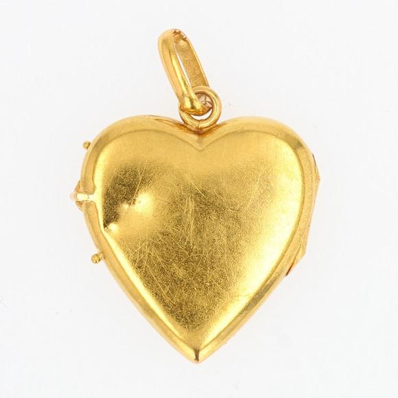 French 20th Century Ruby Natural Pearl 18 Karat Yellow Gold Heart Medallion - Picture 3 of 11
